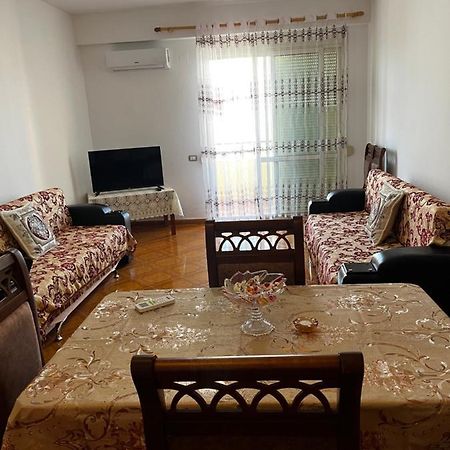 Appartamento Incantevole Con Posto Auto Privato Vlorë Exteriör bild