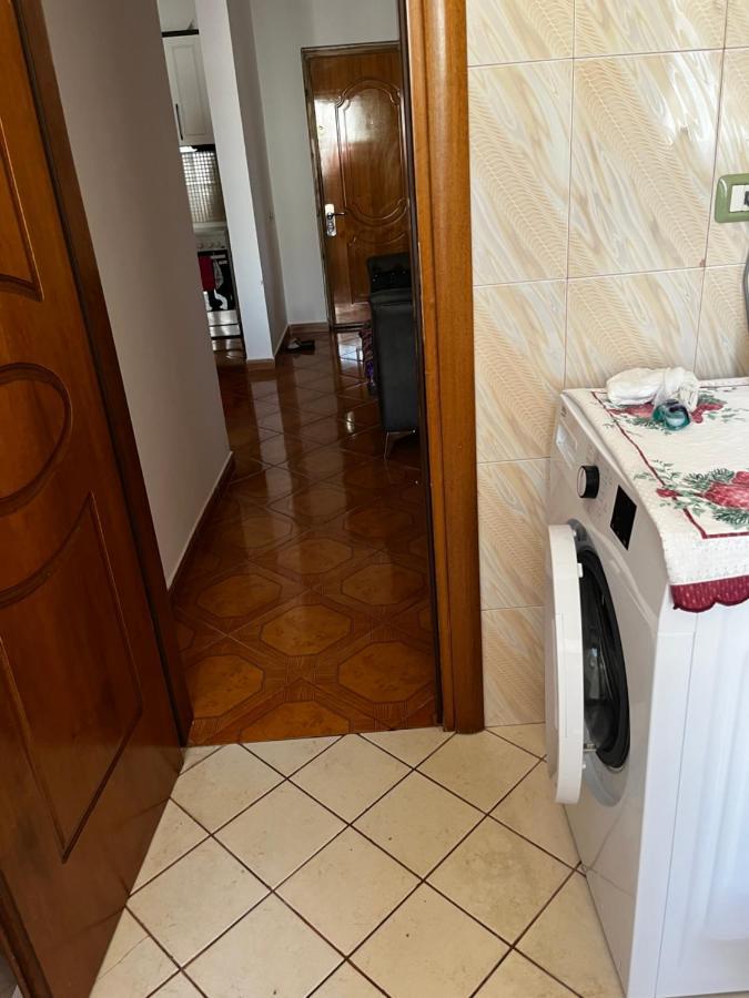 Appartamento Incantevole Con Posto Auto Privato Vlorë Exteriör bild