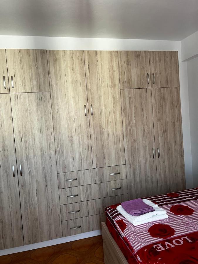 Appartamento Incantevole Con Posto Auto Privato Vlorë Exteriör bild