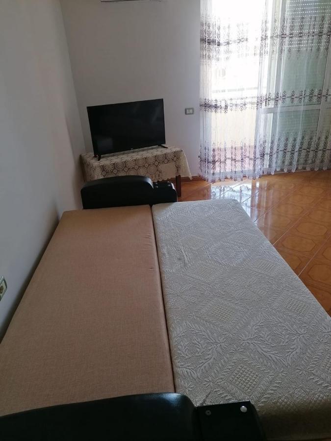 Appartamento Incantevole Con Posto Auto Privato Vlorë Exteriör bild
