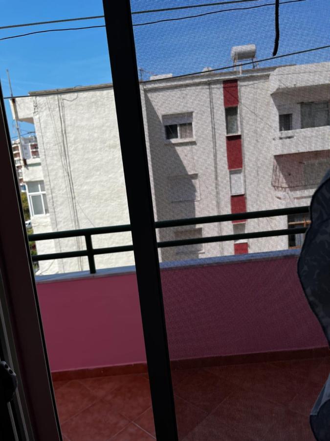 Appartamento Incantevole Con Posto Auto Privato Vlorë Exteriör bild