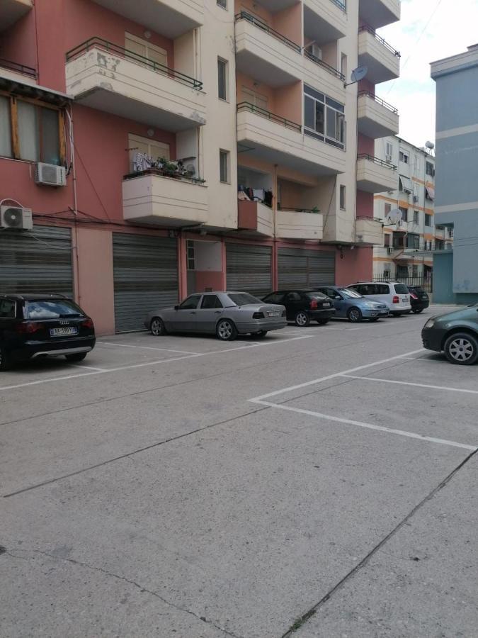 Appartamento Incantevole Con Posto Auto Privato Vlorë Exteriör bild