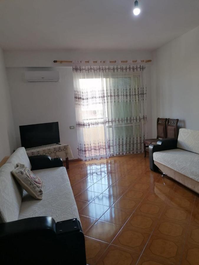 Appartamento Incantevole Con Posto Auto Privato Vlorë Exteriör bild